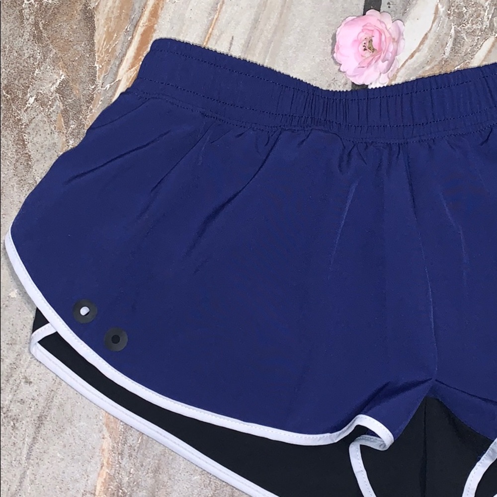 Navy Fabletics Shorts - Picture 2 of 11